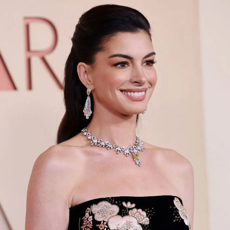 Anne Hathaway Style 2026: The Minimalist Glow Secret for Ibiza Luxury