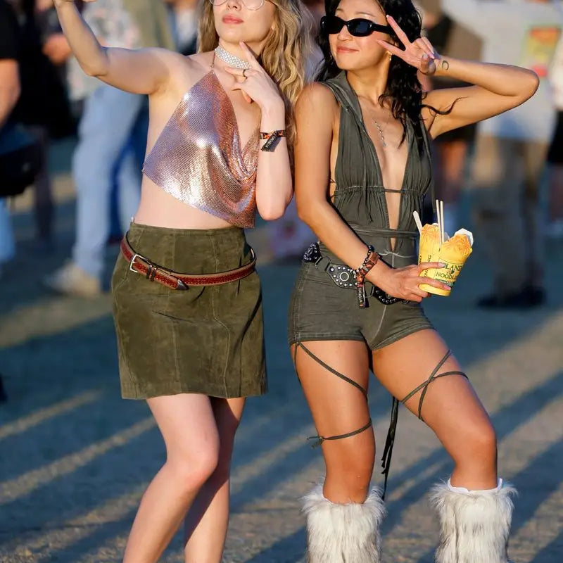 Coachella 2026 Outfits: What to Wear (Micro-Minimalism & Sheer Trends)